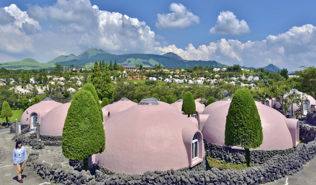 Dome-shaped guesthouses in Aso Farmland. They are coated with special material for the protection against ultraviolet rays and rain. (in Minamiaso Village, Kumamoto Prefecture)
