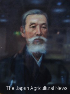 Portrait of Saheiji Okada (top) and Ryoichiro Okada (under) (collection of Dainippon Hotokusha)