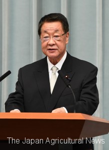 New Farm Minister Takamori Yoshikawa met the press at the prime minister’s official residence on Oct. 2.